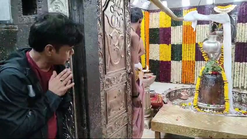 Ujjain News Actor Rajpal Yadav reached the court of Baba Mahakal