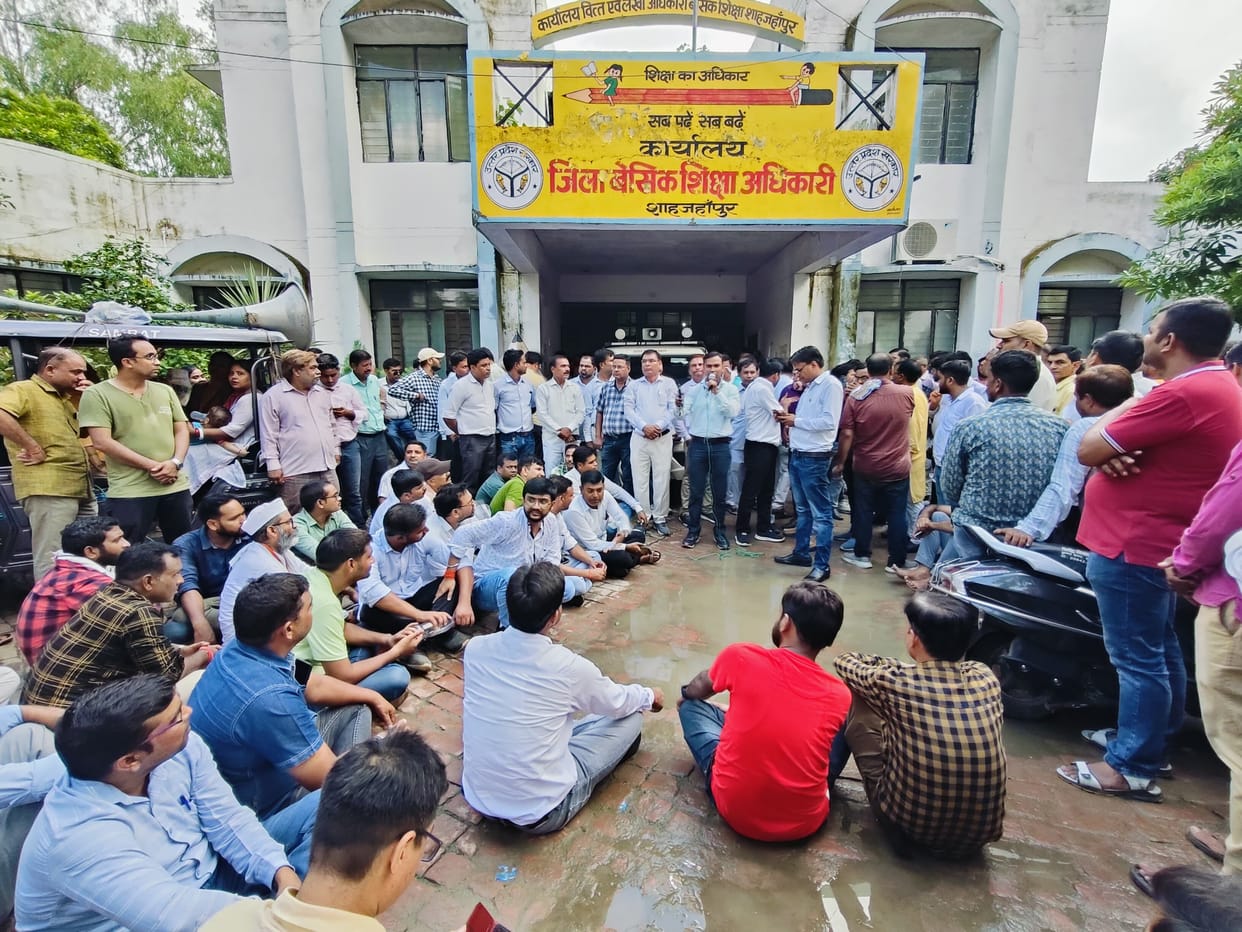 UP: 28,000 primary school teachers await return to their original schools, orders not complied with