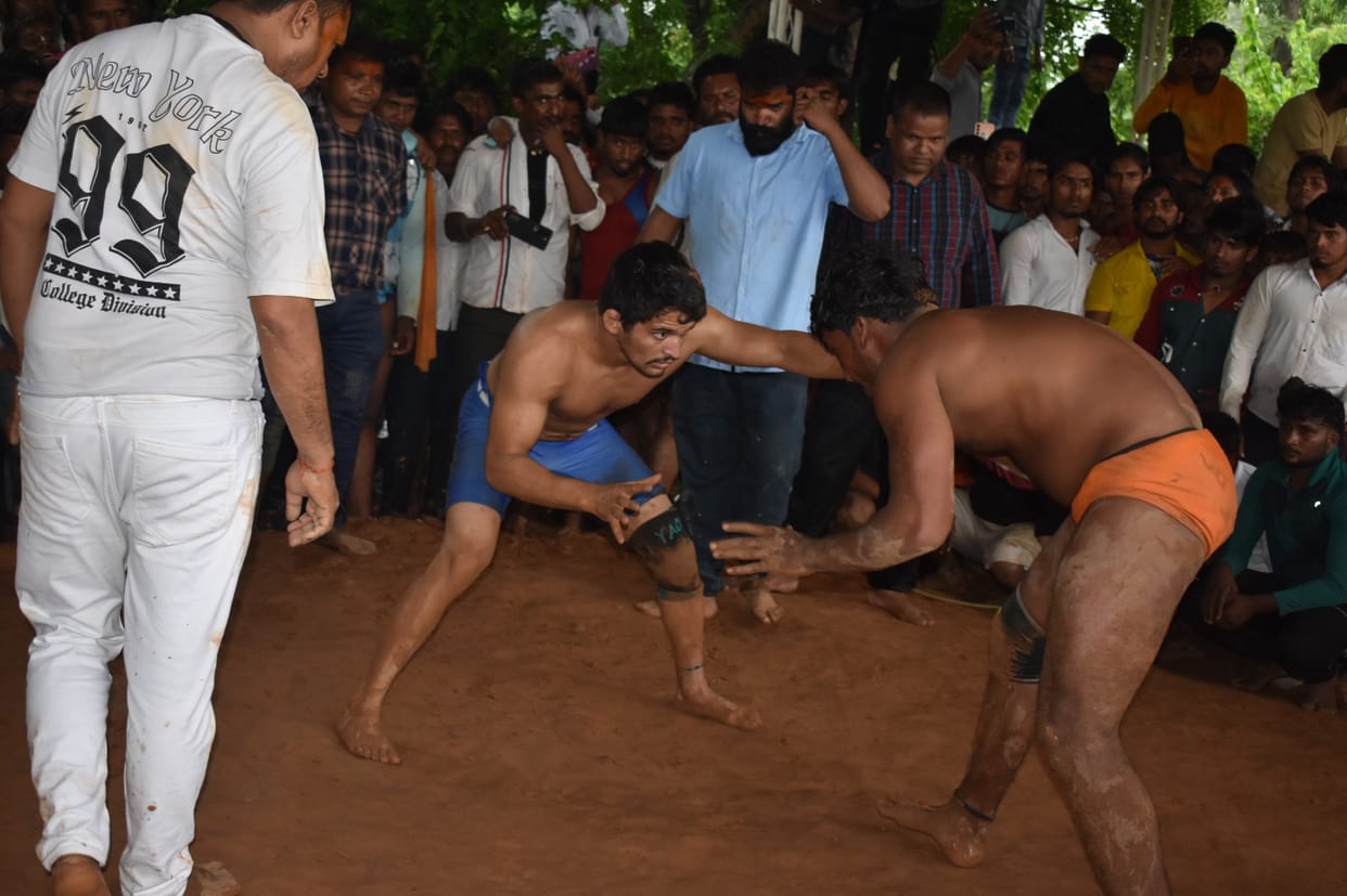 Damoh Wrestlers showed their strength in wrestling organized on Nag Panchami