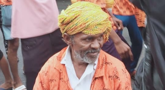 Old Kavad pilgrims missing from Mahakal temple Found from railway station after 2 days