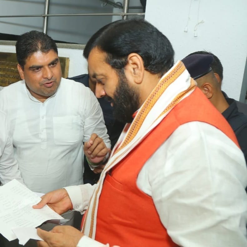 Old bus stand has become a hub for drug addicts, met CM and demanded to build metro parking