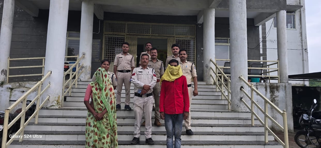 The wife had killed her husband along with her lover, the dead body was found in the well, police revealed.