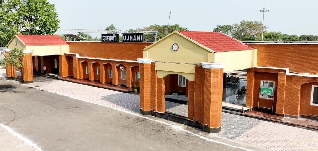 The rejuvenation work of Ujhani station is complete, facilities are also expanded