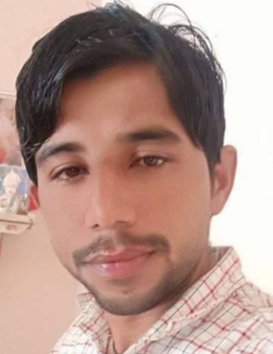 Friend stabbed to death with scissors in a dispute over a liquor bottle