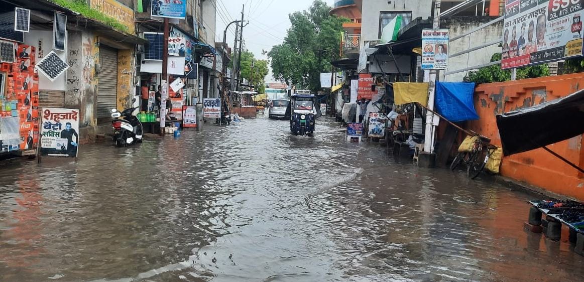 Rain gave relief from heat, waterlogging became a problem