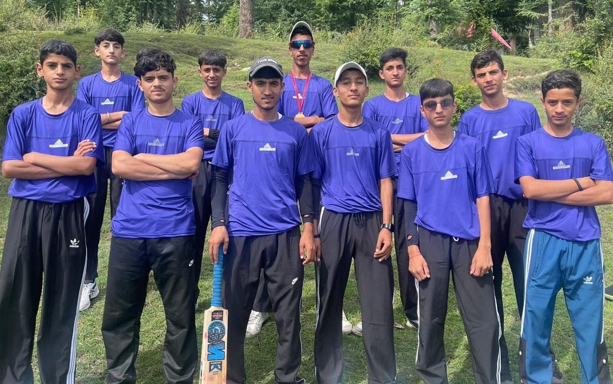 Sanged's team gave a crushing defeat to Third team in the cricket match.