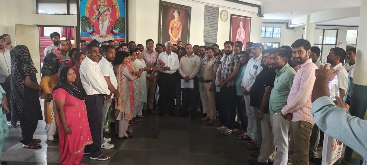 Employees expressed gratitude to the government