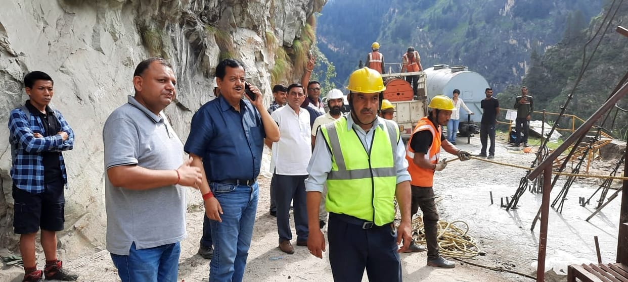 CPS took stock of the relief work by traveling through the suspension bridge.