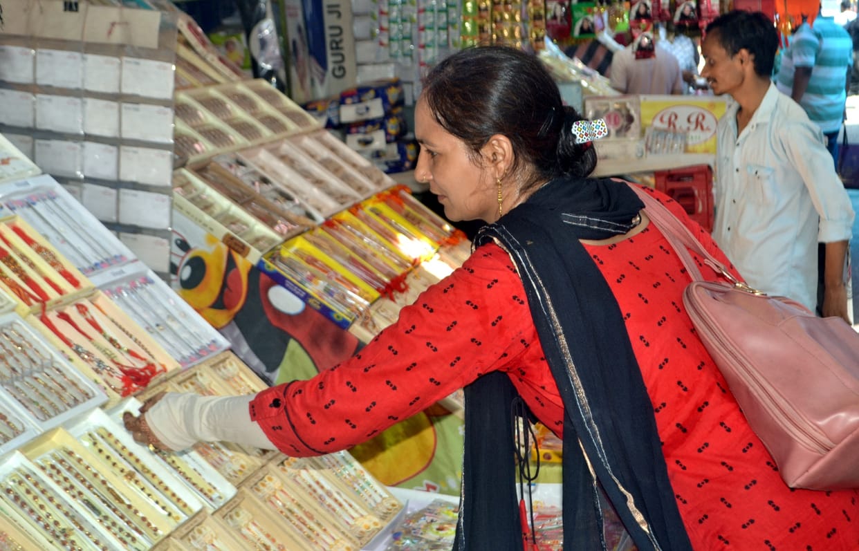 Ram temple and lotus rakhis will create a stir in the markets