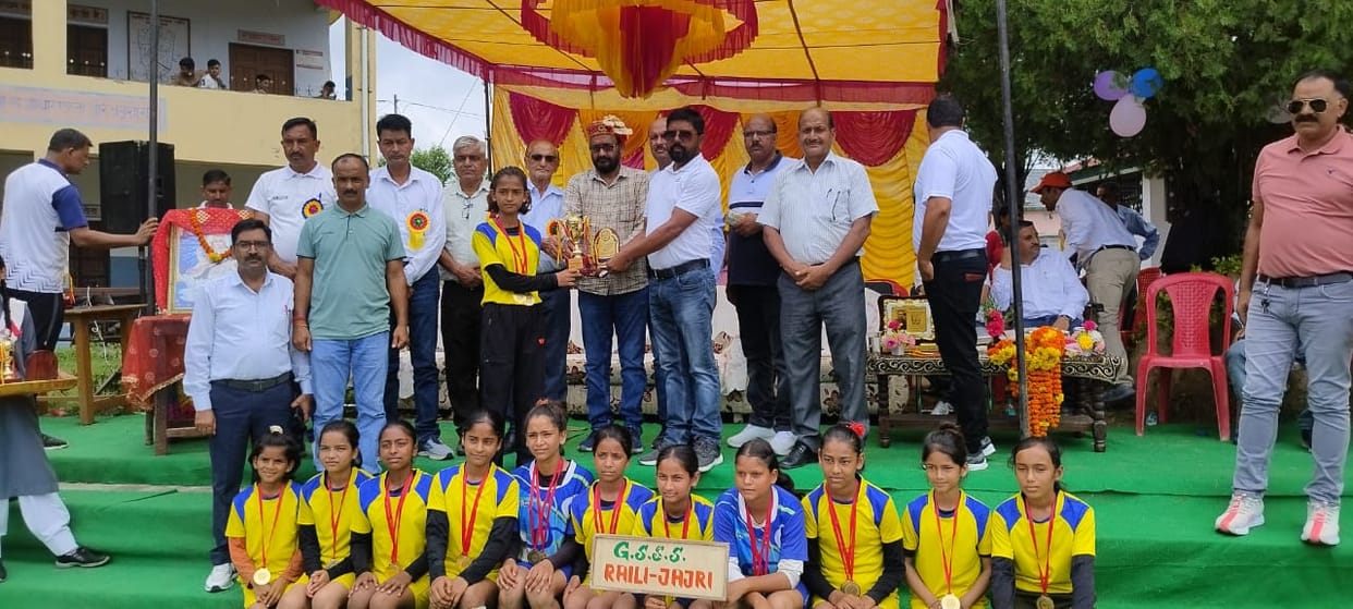 Rally Jajri School team winner in Kho-Kho and volleyball competition