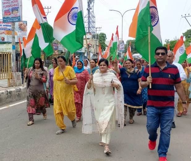 Tricolor procession taken out in the city on Independence Day