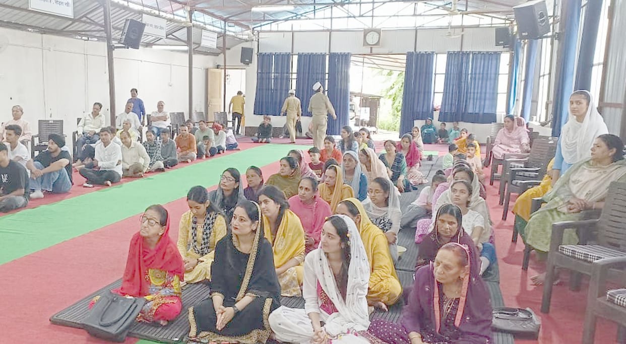Devotees move ahead to live a devotional life: Deepak