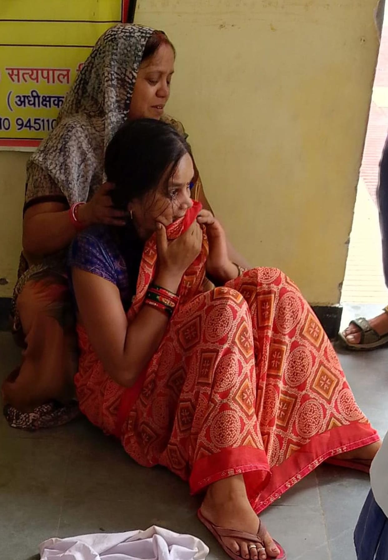 Student dies of electric shock in coaching center
