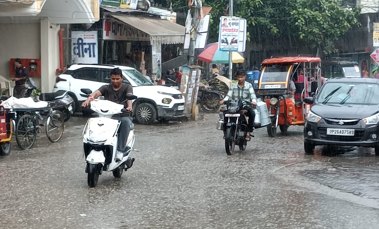 Heavy rains, mercury drops by 2 degrees