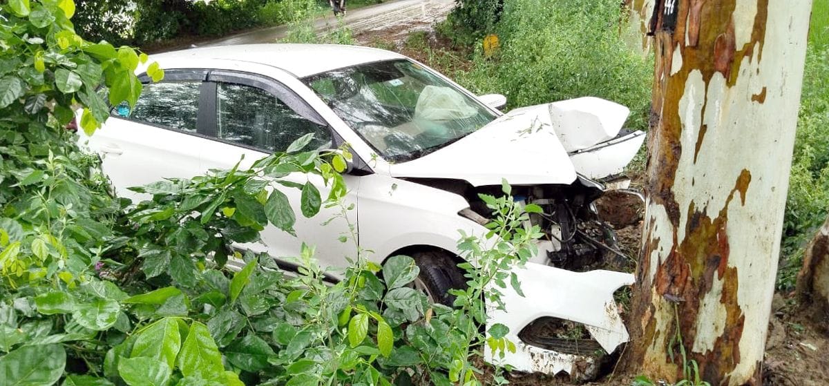 The car went out of control and hit a tree, sister died, brother and two nephews injured