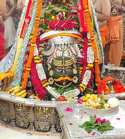 Jai Shri Mahakal resounded on the fourth Monday of Shravan
