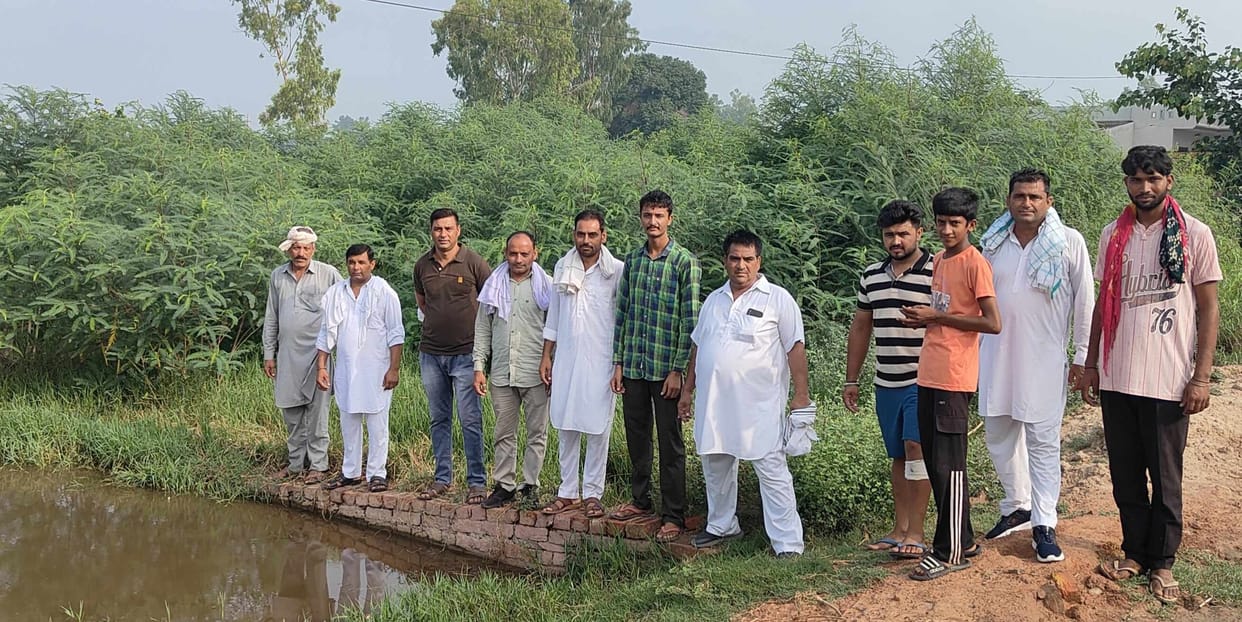 The pond in village Nanhedi Khurd is not being cleaned for 15 years, villagers are upset