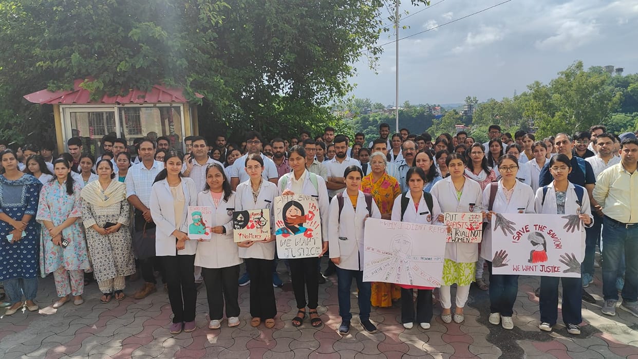 Candle march taken out in protest against the murder of a female doctor