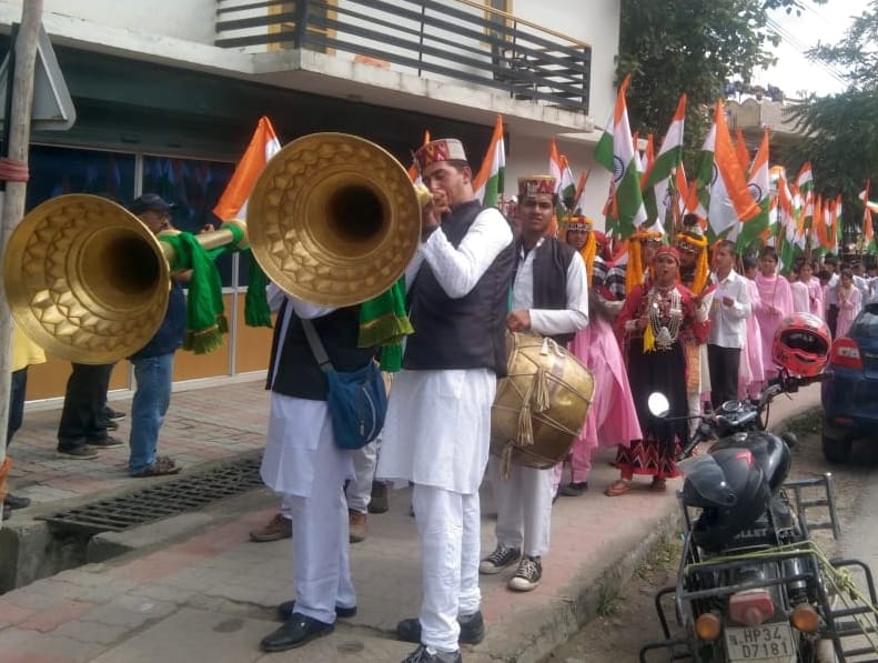 Rally taken out to hoist tricolor flag at every house