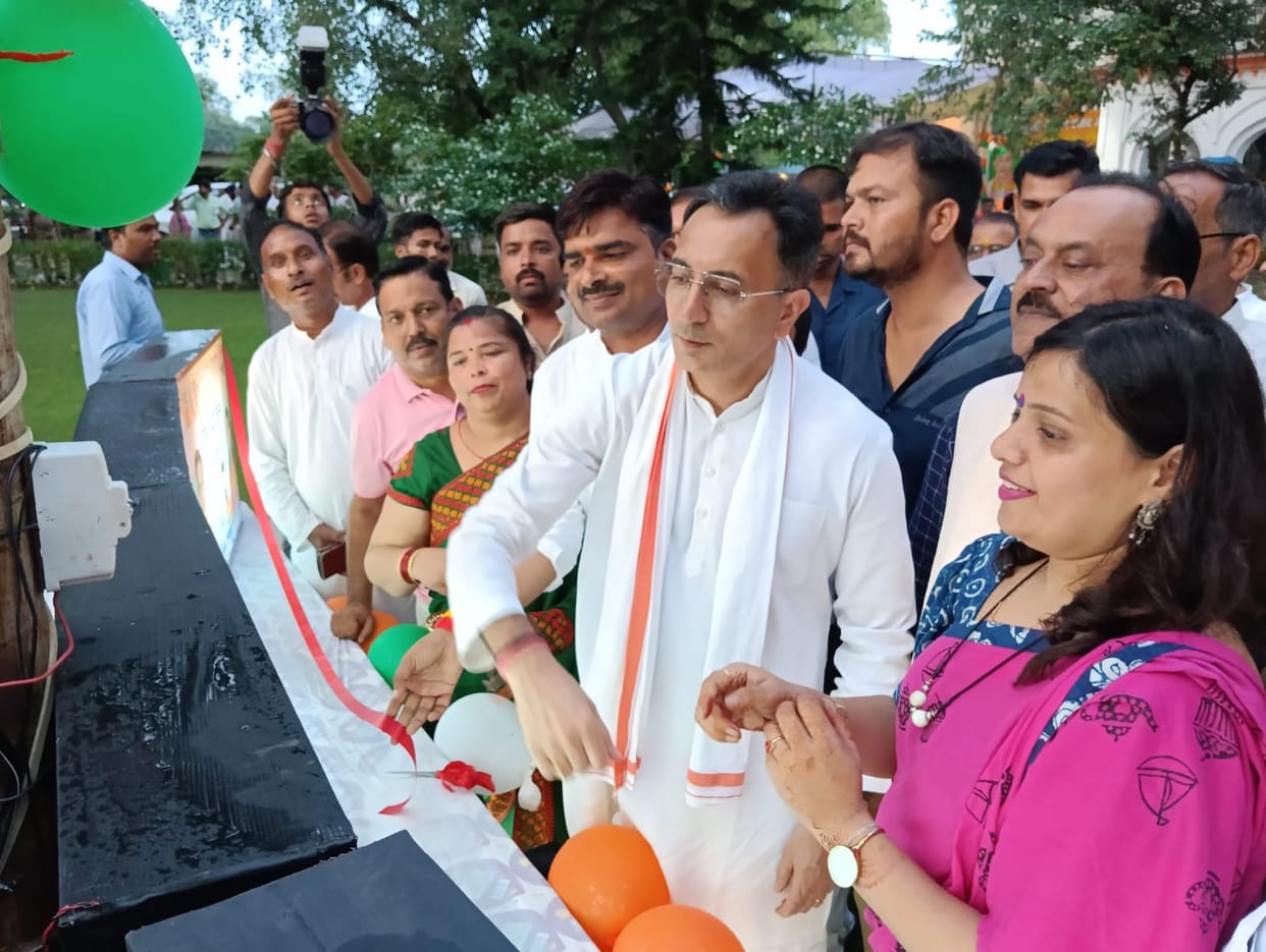 Jitin Prasad inaugurated eight water coolers and 35 high masts