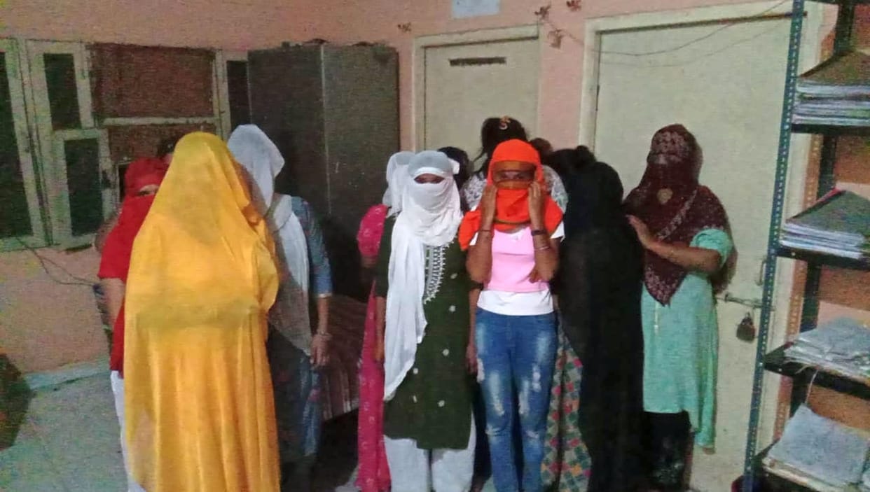 Prostitution was going on in the mall, 18 people including 15 women arrested