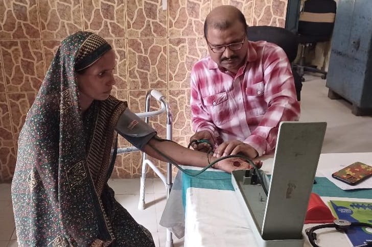 Arogya Mela: Doctor Saheb went for examination, treatment depended on pharmacist.