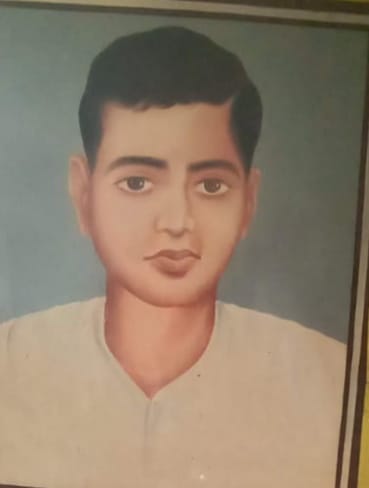 Ramchandra challenged the British at the age of 13 by hoisting the tricolor at the Collectorate.