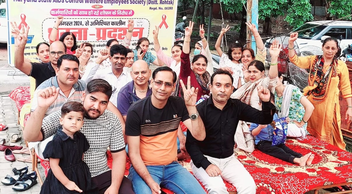 End the strike by accepting government demands