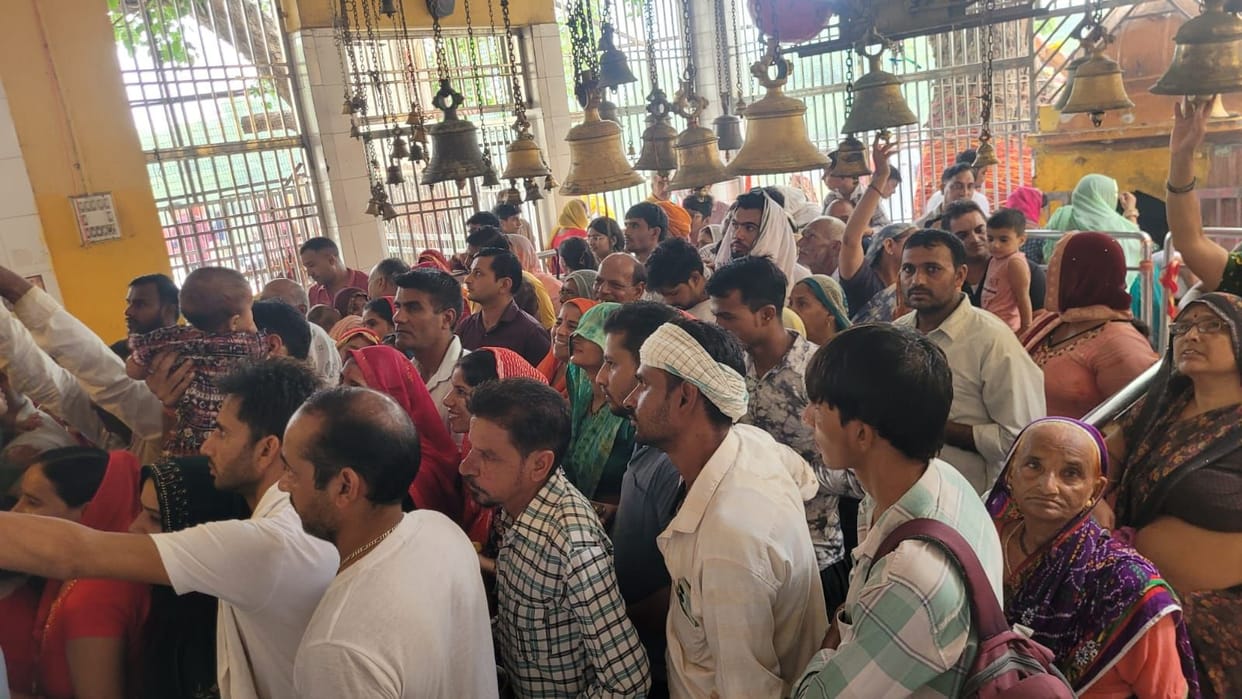 Crowd gathered in Shiva temples on the fourth Monday of Sawan