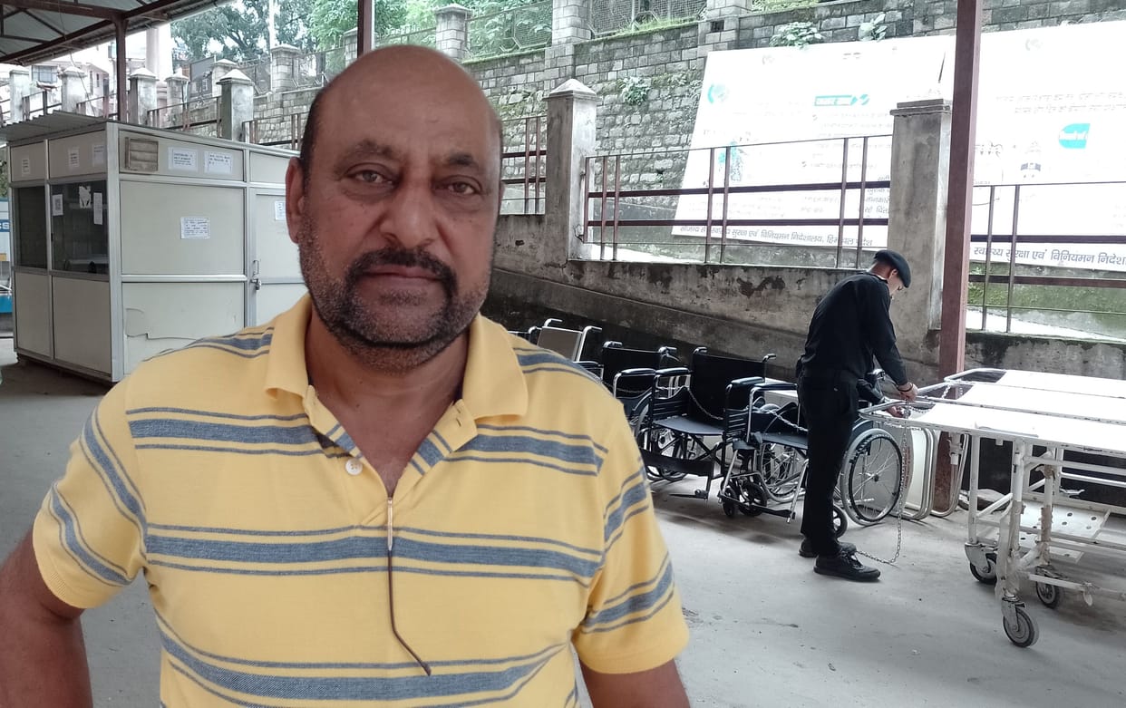 Now stretchers and wheelchairs can be bought in Regional Hospital Mandi by paying Rs 100