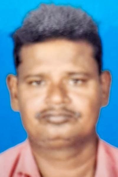 Salesman's dead body found hanging on a tree