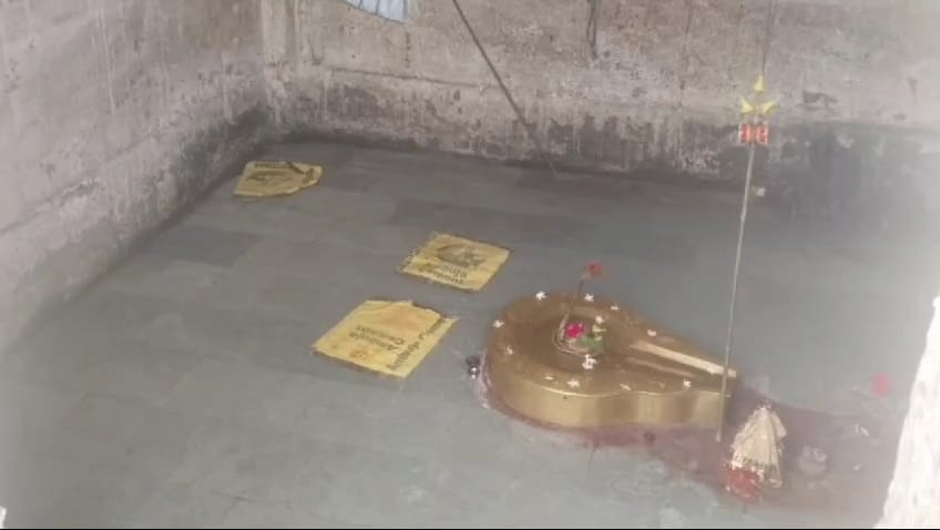 मंदिर में चोरी