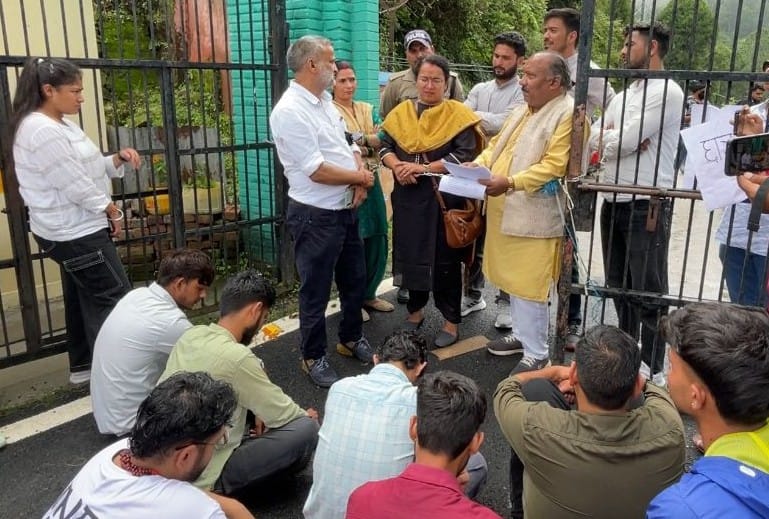 Students remained on hunger strike throughout the night and got assurance on their demands in the morning.