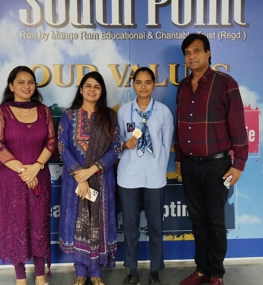 Sarika won silver medal in taekwondo competition