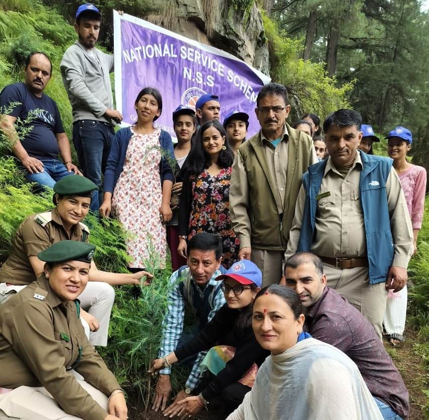 Volunteers of Degree College Chaupal planted saplings.