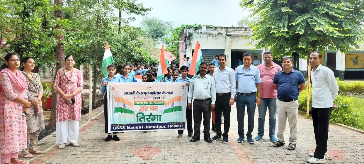 A journey was carried out in every house telling about the tricolor
