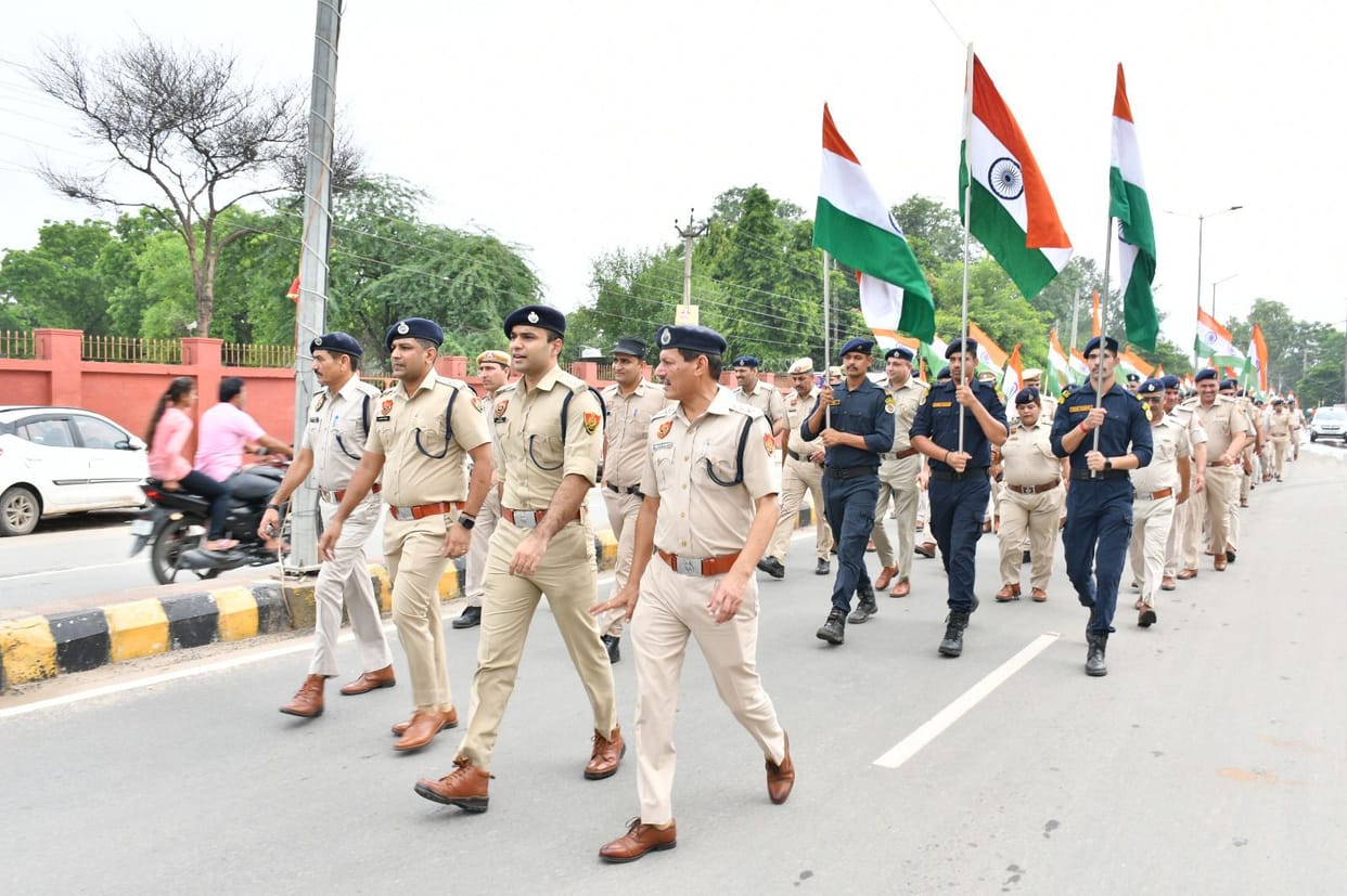Tricolor procession taken out on foot on the theme of Khaki, the color of independence