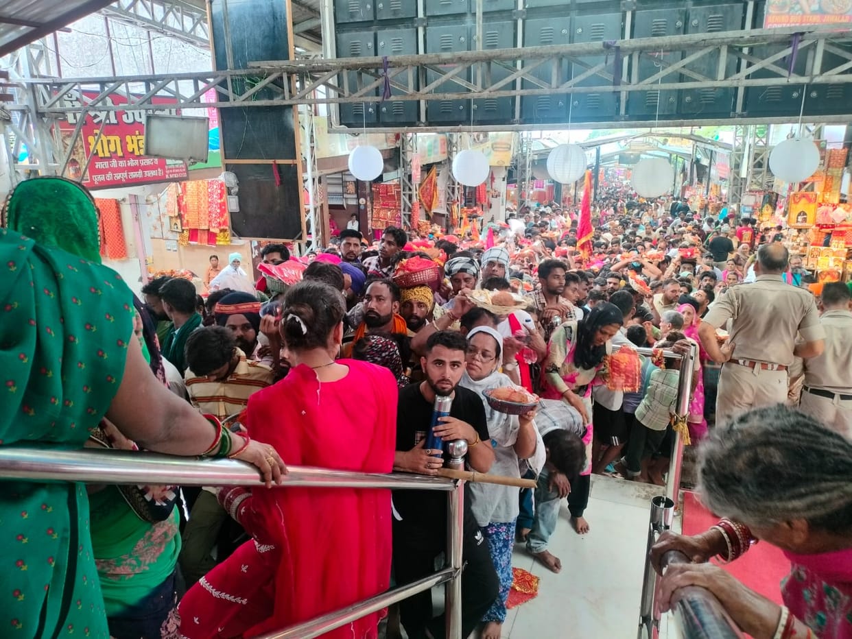 50,000 devotees offered prayers at the Shaktipeeths of Kangra.