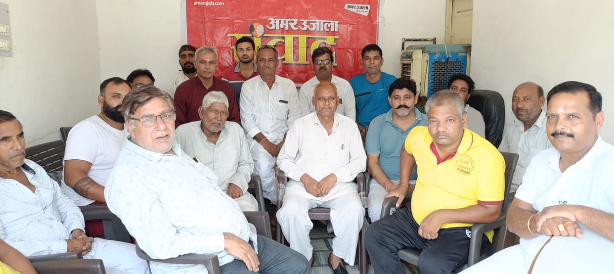 Long queues of patients do not break in government hospital