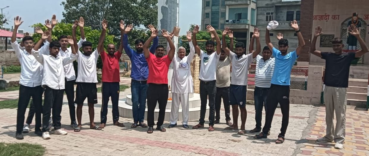 Town residents angry over installation of old flag in Shaheed Gulab Singh Park