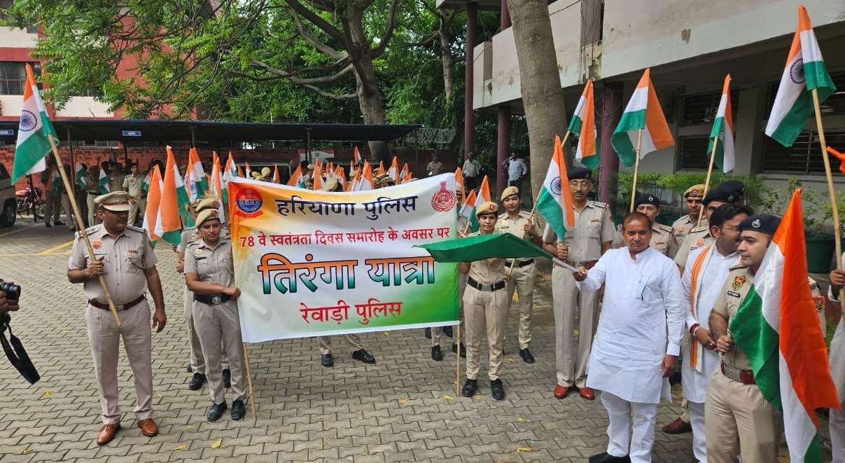 Pataudi MLA Satyaprakash Jaravata took out Tricolor Yatra in the city