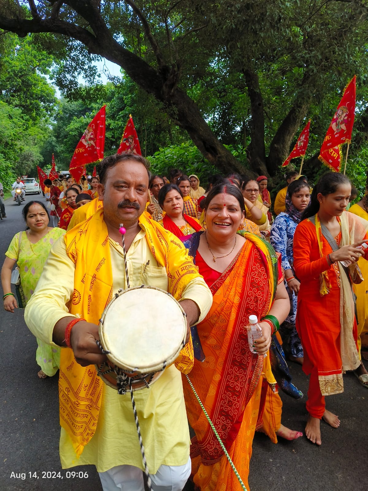 Jalabhishek Yatra was welcomed with flower shower
