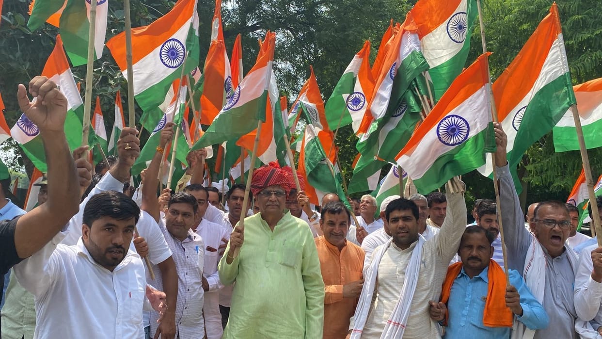 Tricolor in hand, Bharat Mata Ki Jai on tongue