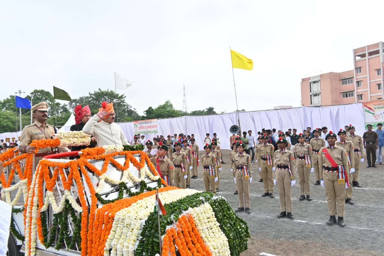 Independence Day celebrations were celebrated with joy and enthusiasm in Ujjain Incharge Minister Tetwal