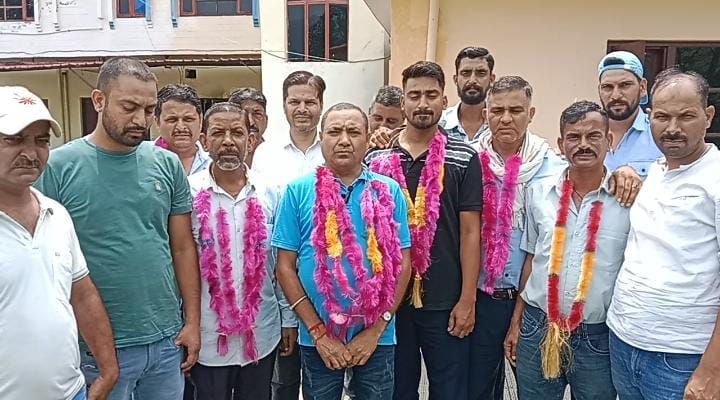 Suresh became the head of Shiva Taxi Operator Union Ghumarwin