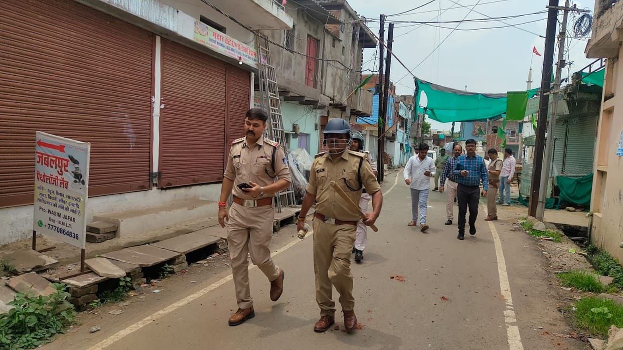 Damoh Tension between two parties in Hata over death of youth police from three police stations deployed