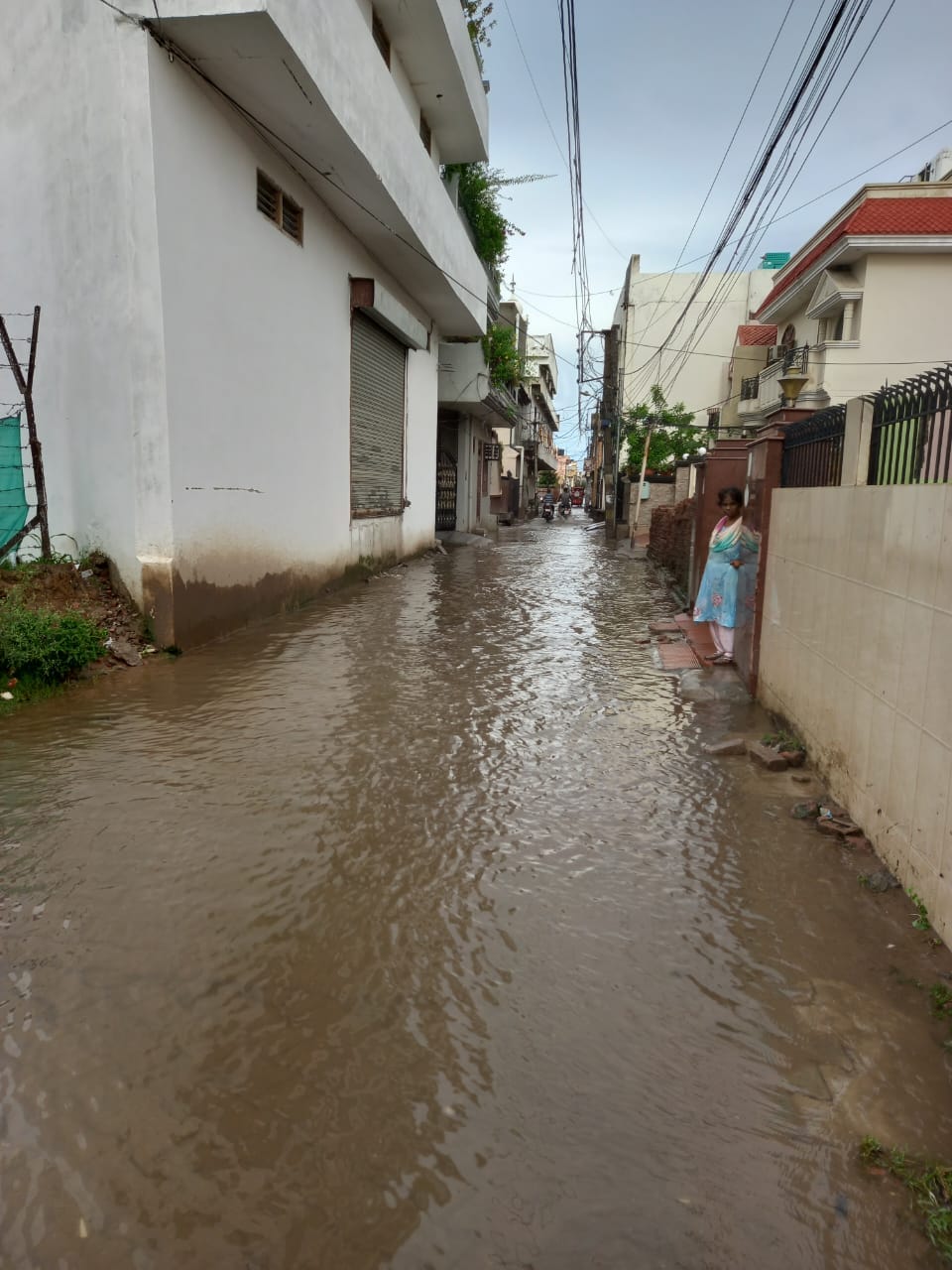 The city council team will survey the waterlogged streets