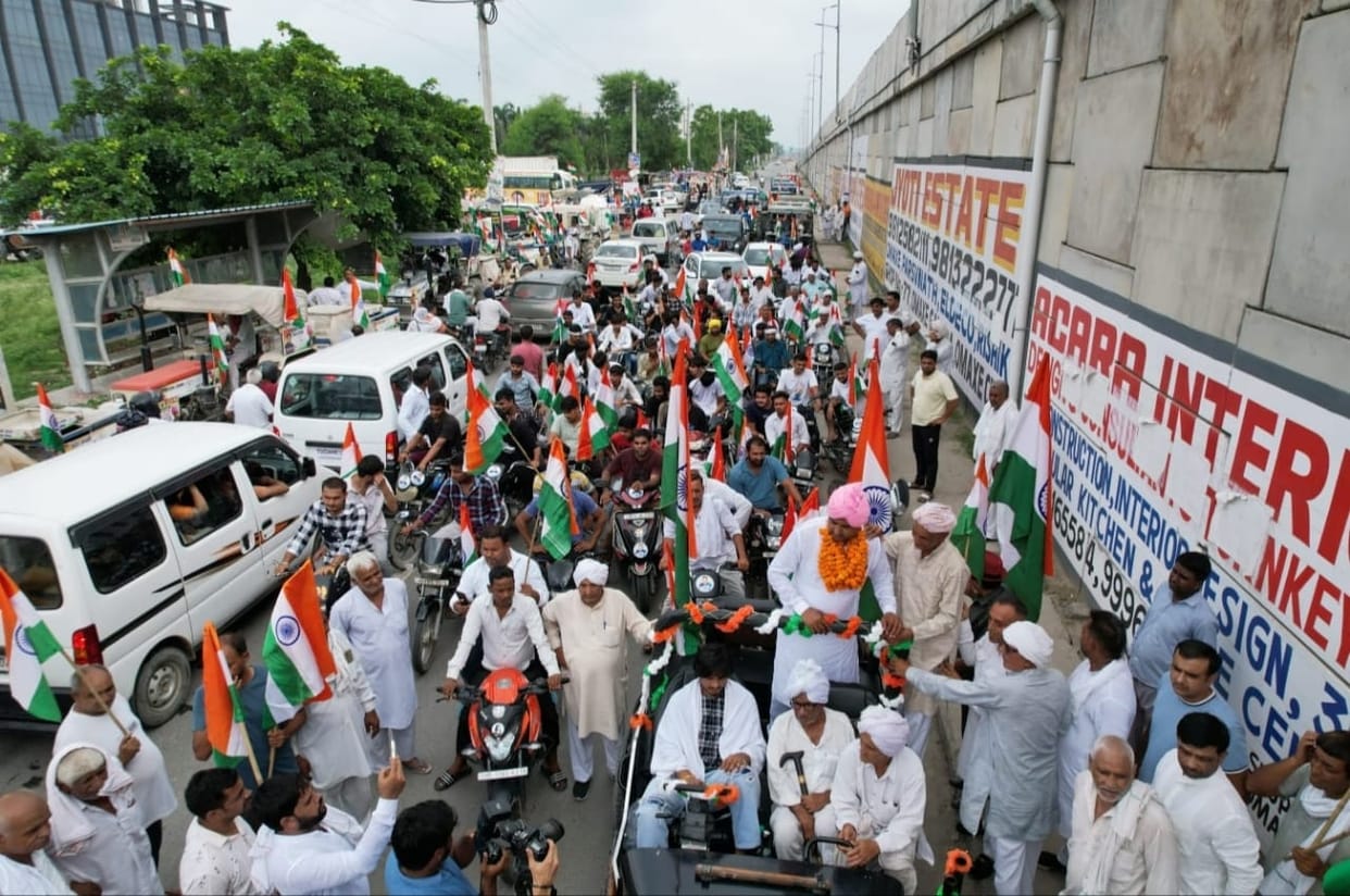 A flood of patriotism gathered in the Tricolor Yatra