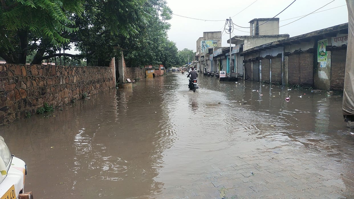 Waterlogging in streets due to 38 mm rain in Kanina