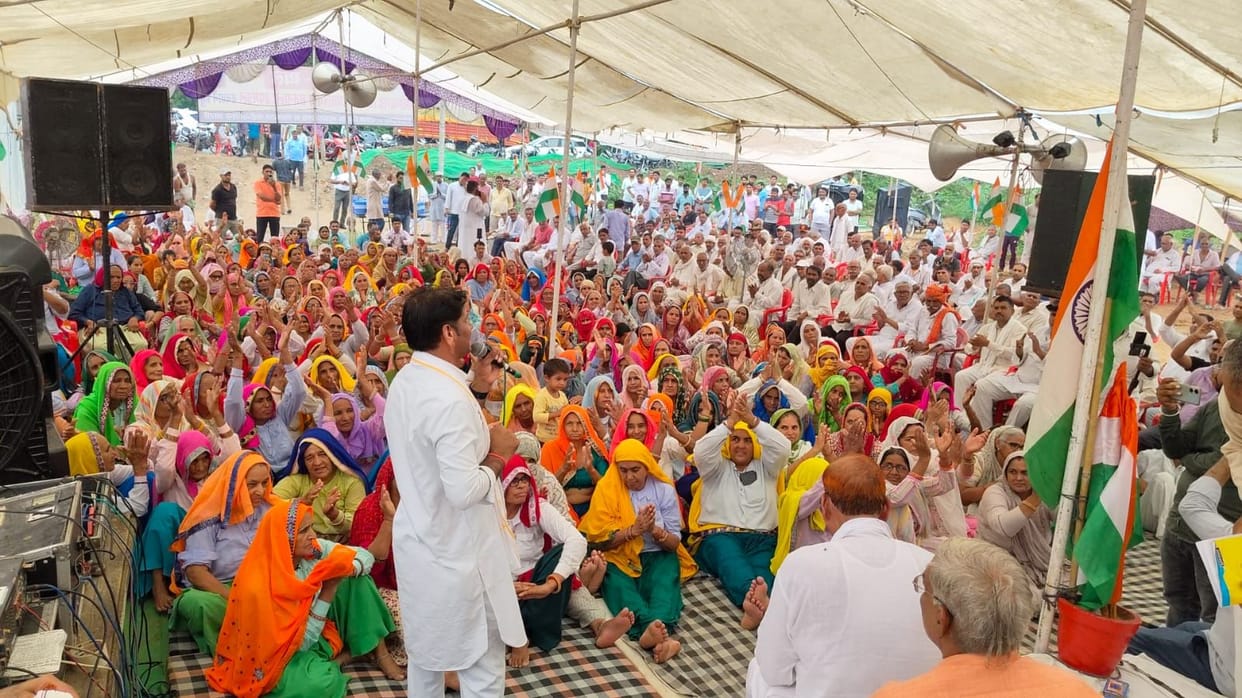 The protest will continue with the demand of the district headquarters, the Mahapanchayat took the decision
